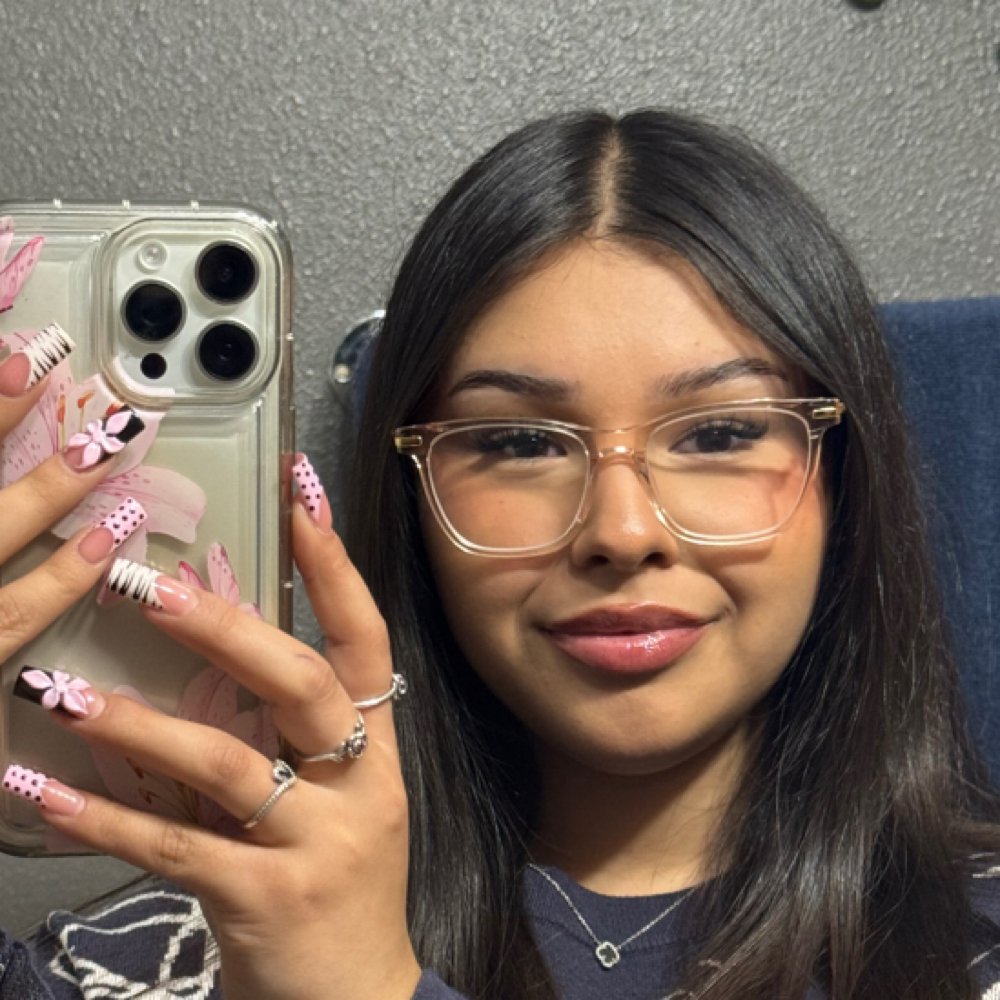 April Chavez at BADNBOUGEE NAILS & BEAUTY SALON in Yakima, WA