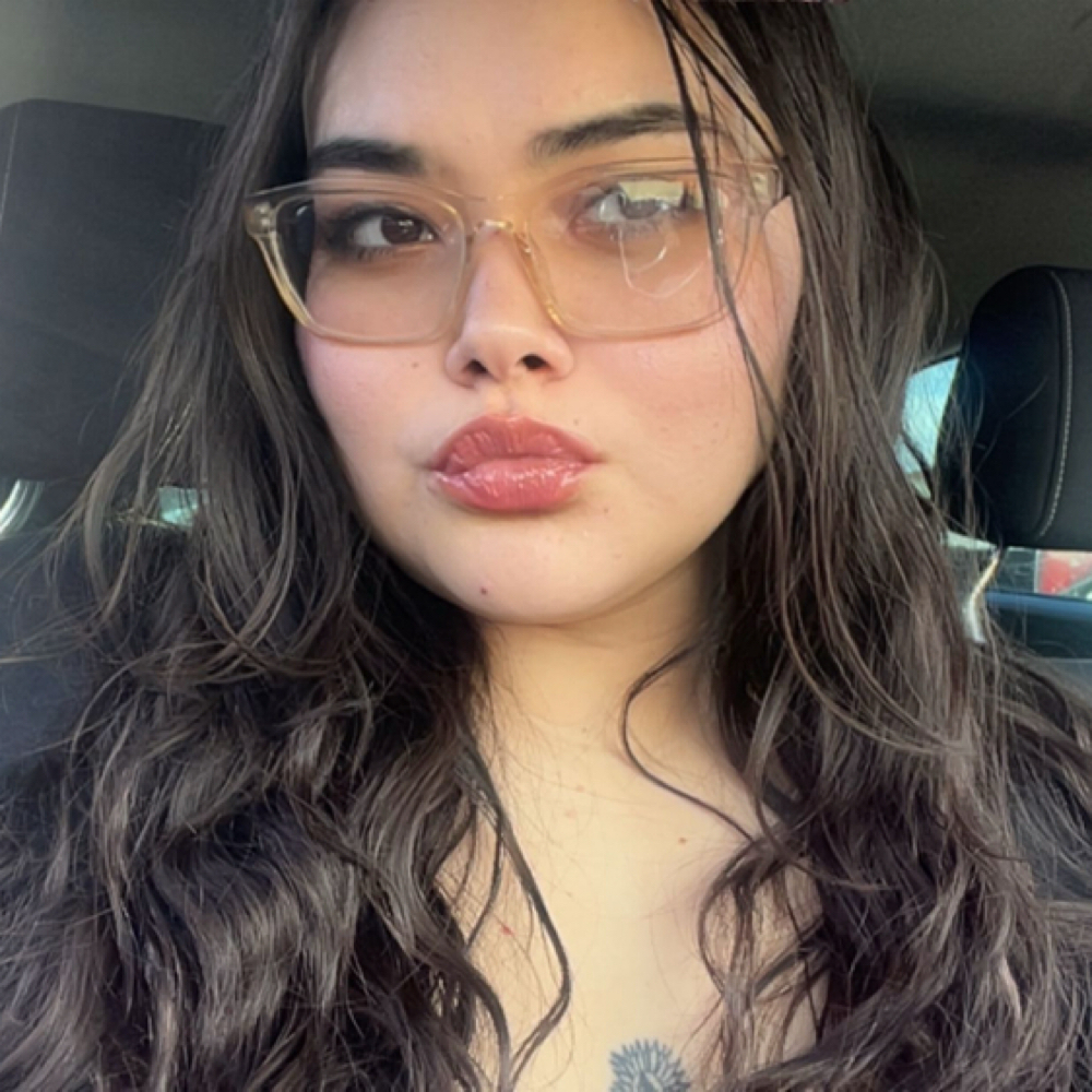 Dezirae Tsosie at Japaneseheadspaaz in Scottsdale, AZ