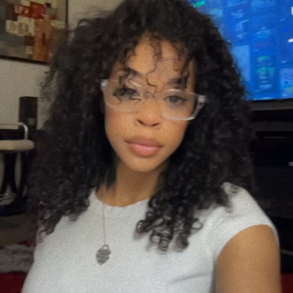 Gerrianna Marshall at Raki Loves Hair Studio in Chicago, IL