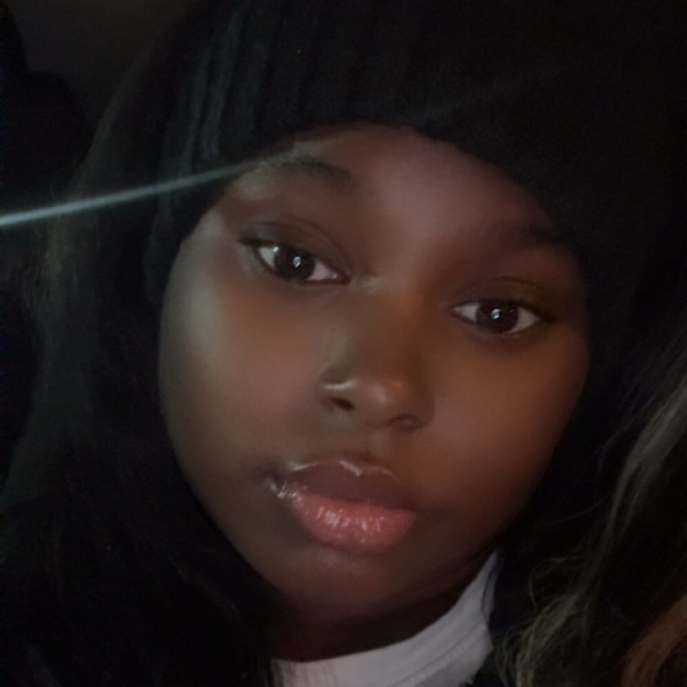 Carlisa Davis at Bee U Creations by Lisa in Warren, OH