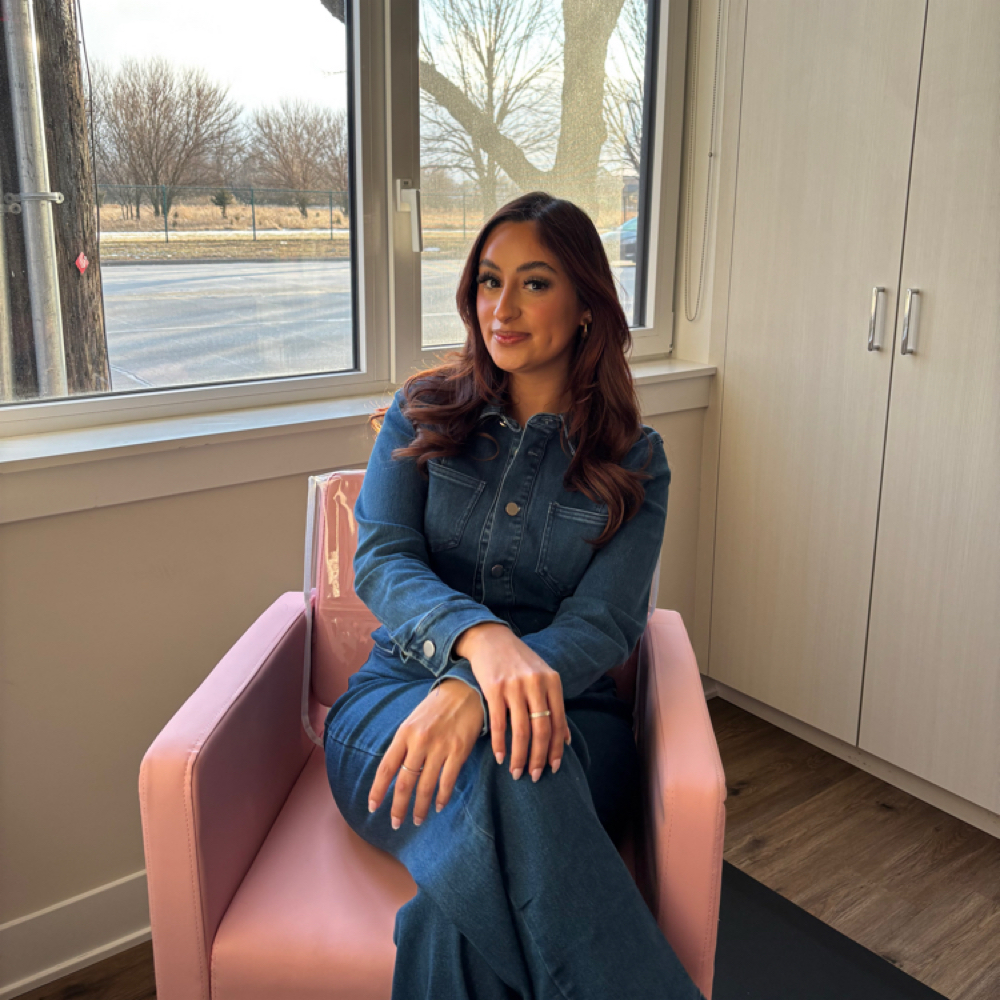 Jackie Gomez at The Blend Room in Oak Lawn, IL