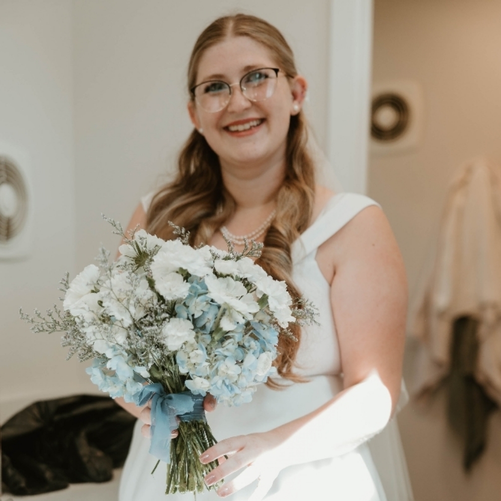 Jordyn MacArthur at Adora salon and spa in Klamath Falls, OR