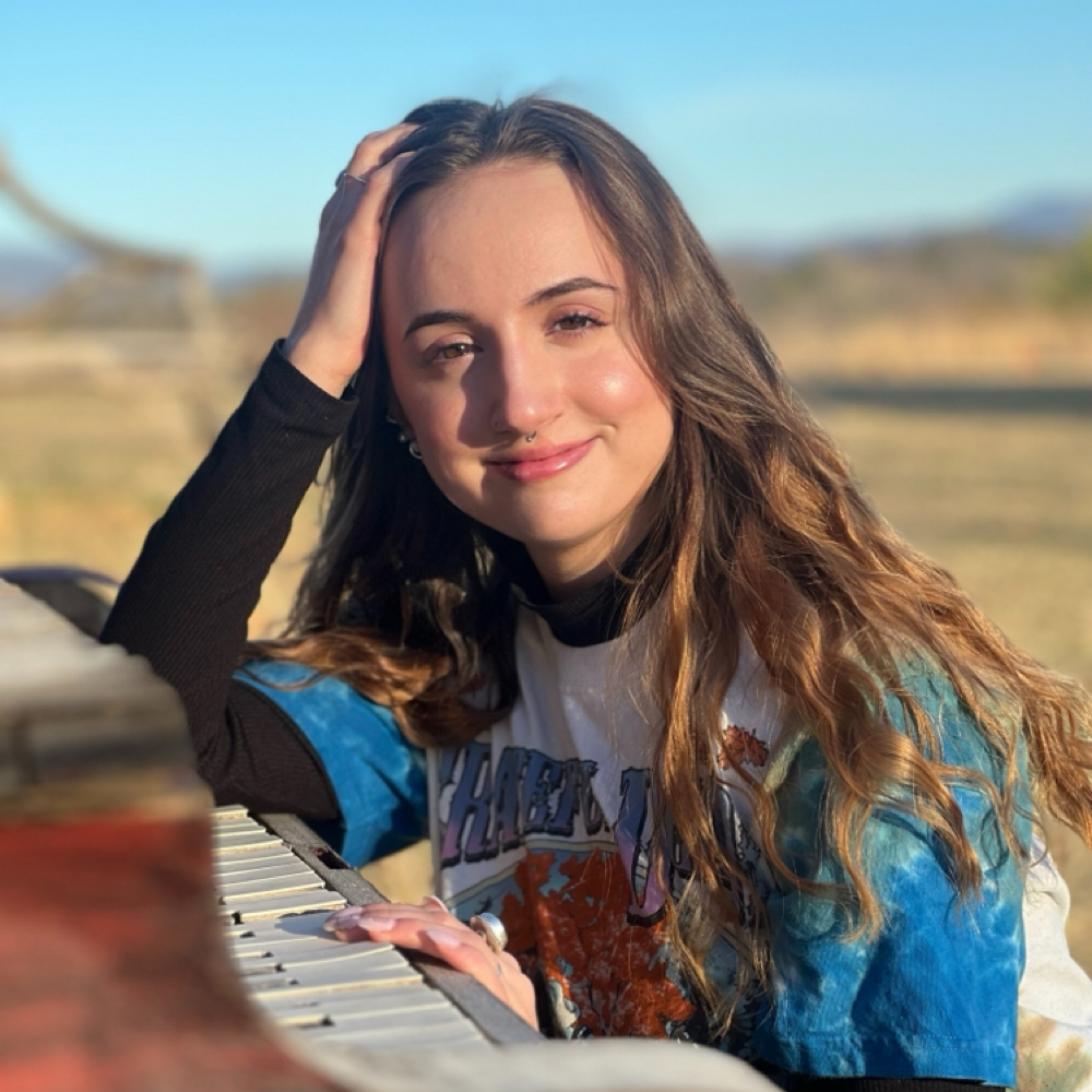 Nevaeh Knick at Vista Beauty, LLC in Buena Vista, VA