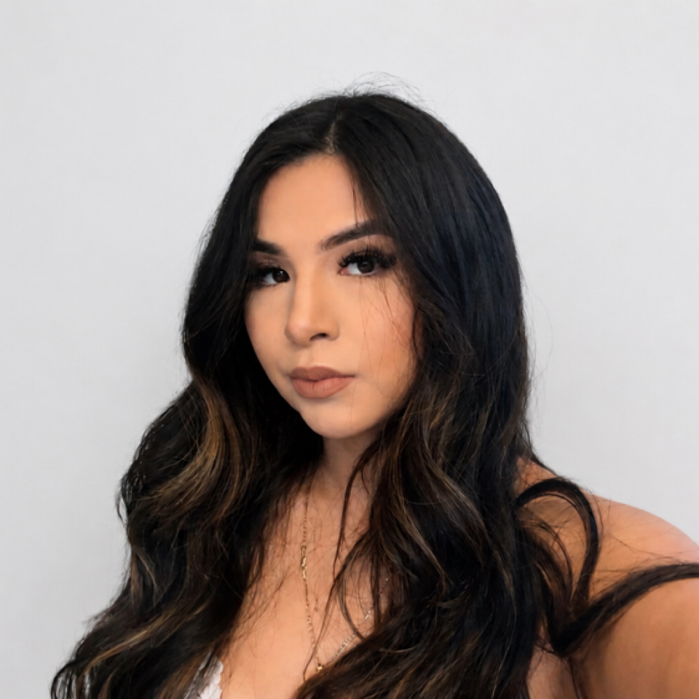 Aylin Rubio at The Lash Parlor in Phoenix, AZ