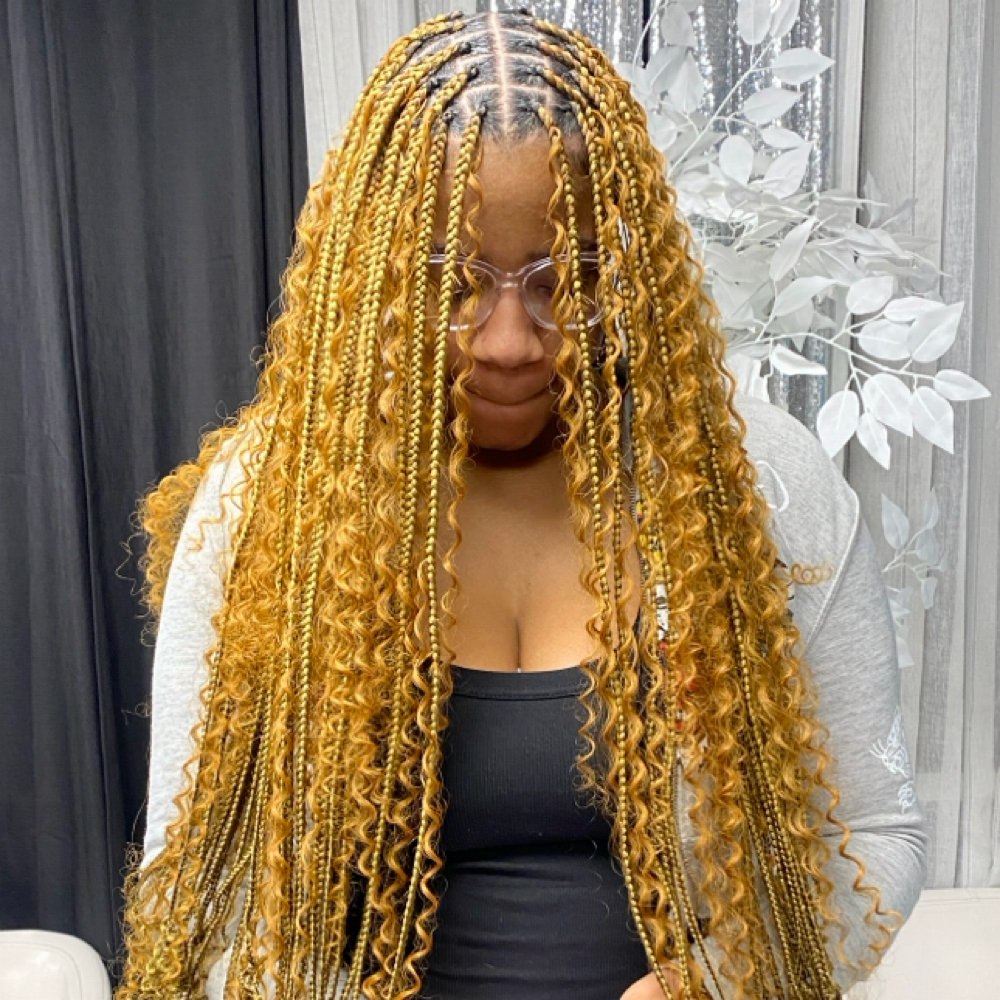 Marsadie Jones at Her Luxe Braiding Bar in Southaven, MS