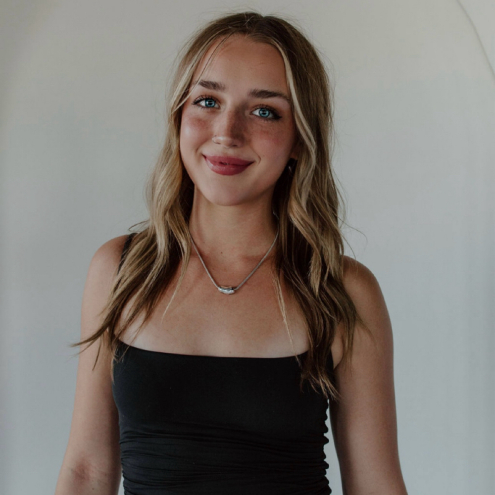 Sophie Nelson at AZ Body Bar-Scottsdale in Scottsdale, AZ