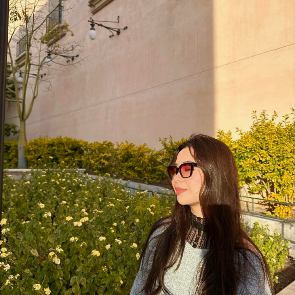 Samantha Vu at Le Lani Nail Spa in Los Angeles, CA