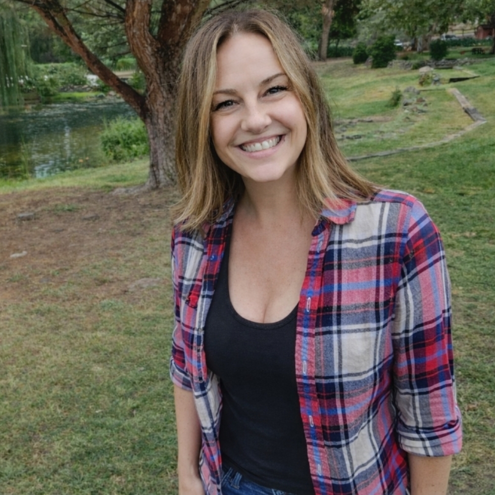 Nicole Dorfman at Crown and Canvas Hair Studio in Camp Verde, AZ