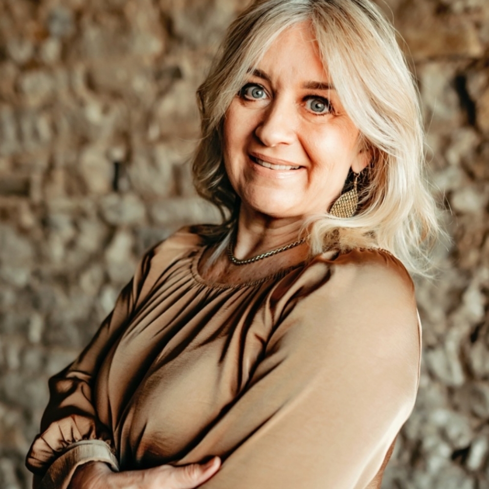 Sherri Chandler at Cutting Room and Co. in De Queen, AR