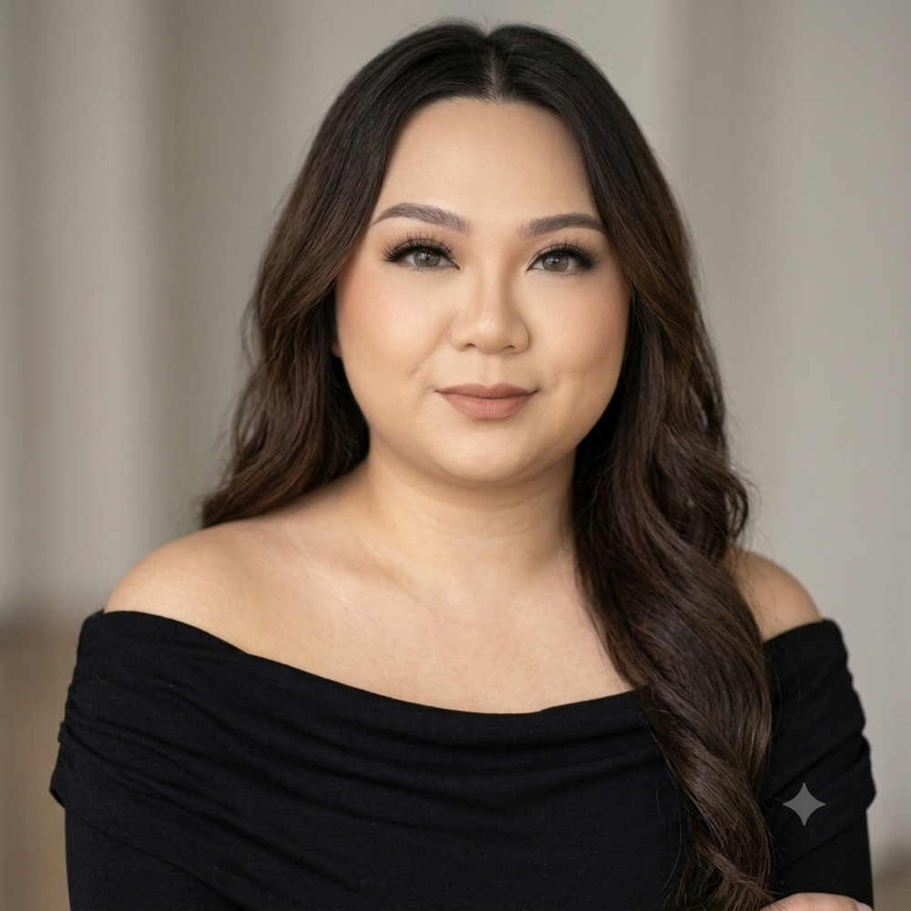 Hlee Vang at Luxe Lash & Beauty Studio LLC in Brookfield, WI