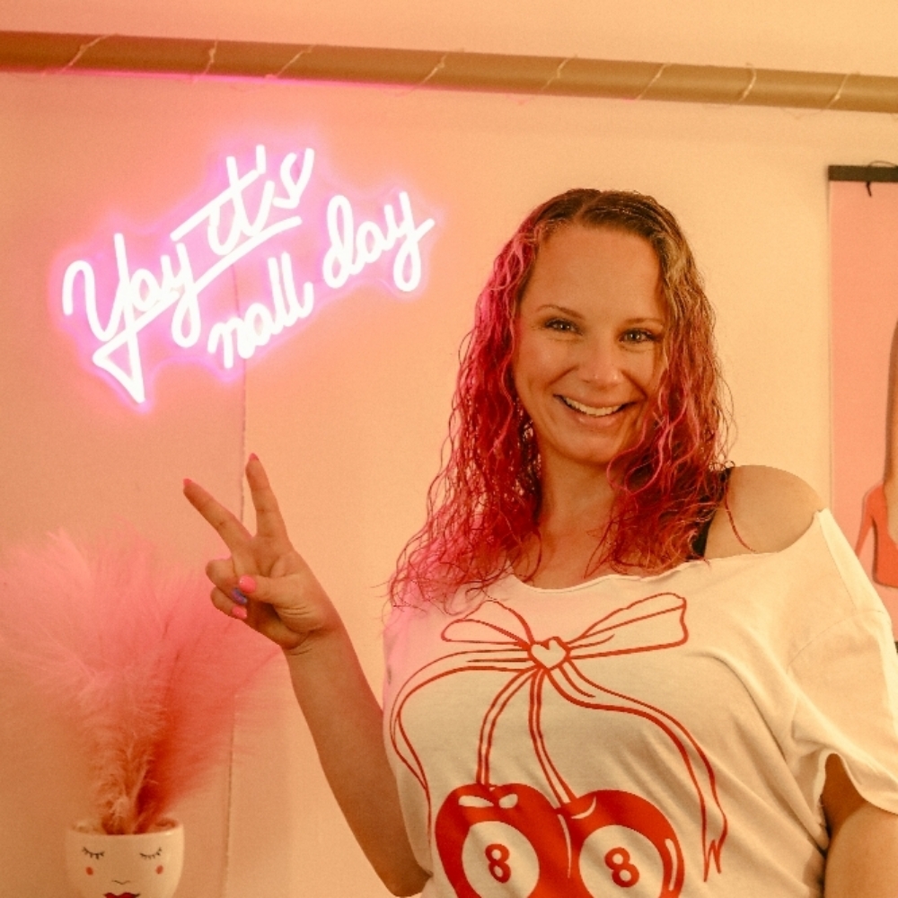 Tara Smith at BOLD Beauty Bar & Extensions in Norwalk, OH