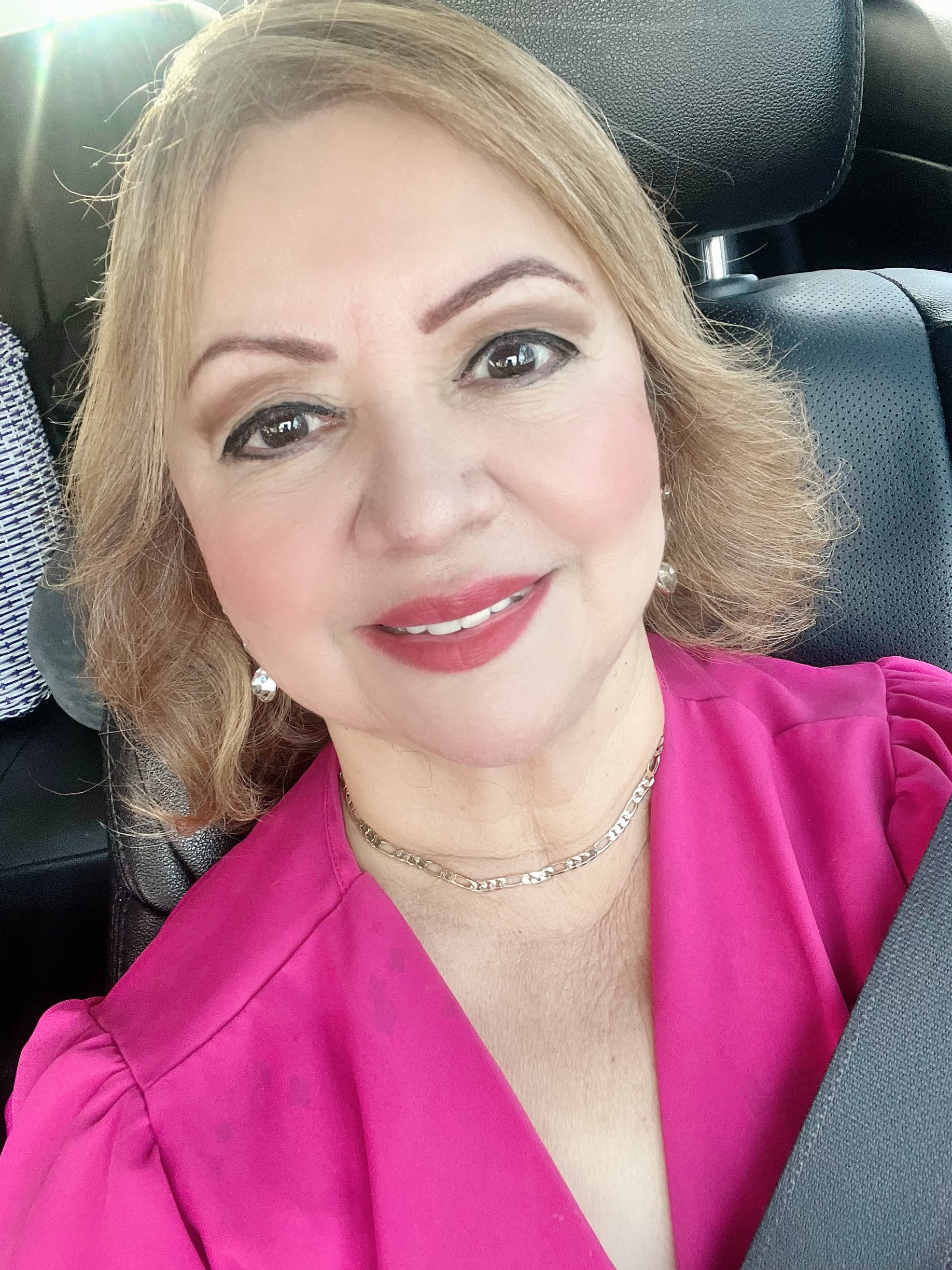 Reyna Fuentes at Oasis Healing Esthetics in Los Angeles, CA