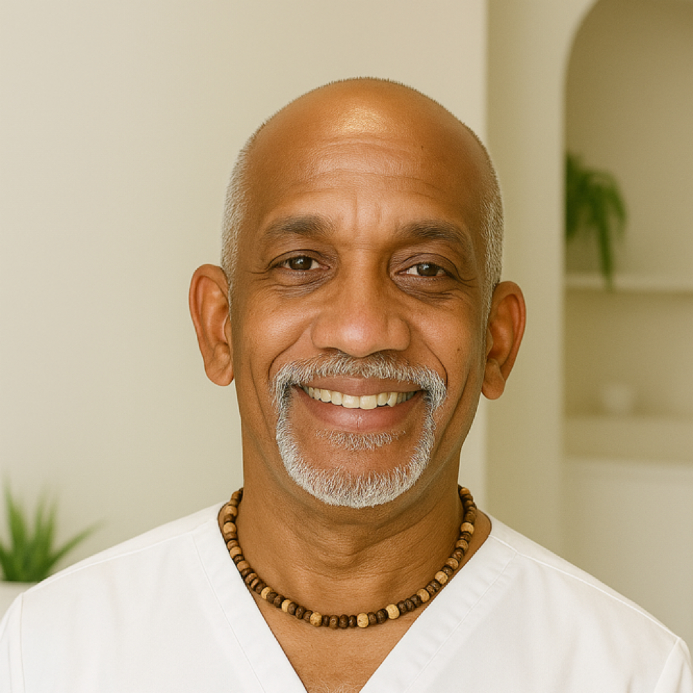 MASSAGES THERAPIST - Carlos