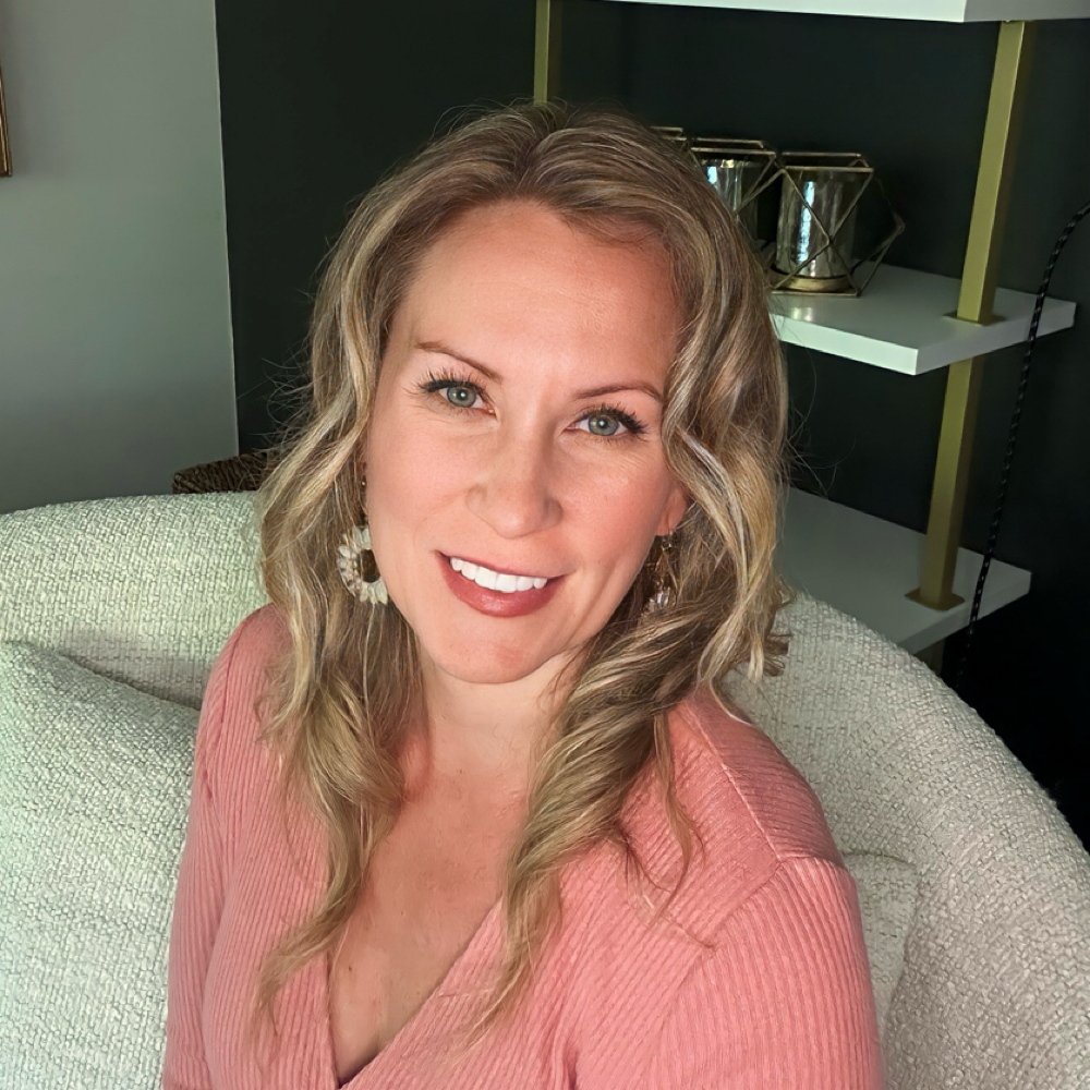 Nicole Bischmann at Reviving Wellness in Elmhurst, IL