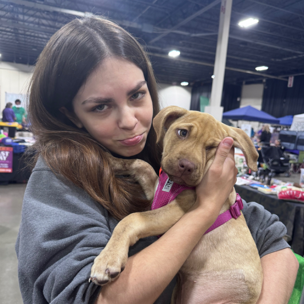 Hannah Greiser at Pretty Pawz in Houghton Lake, MI