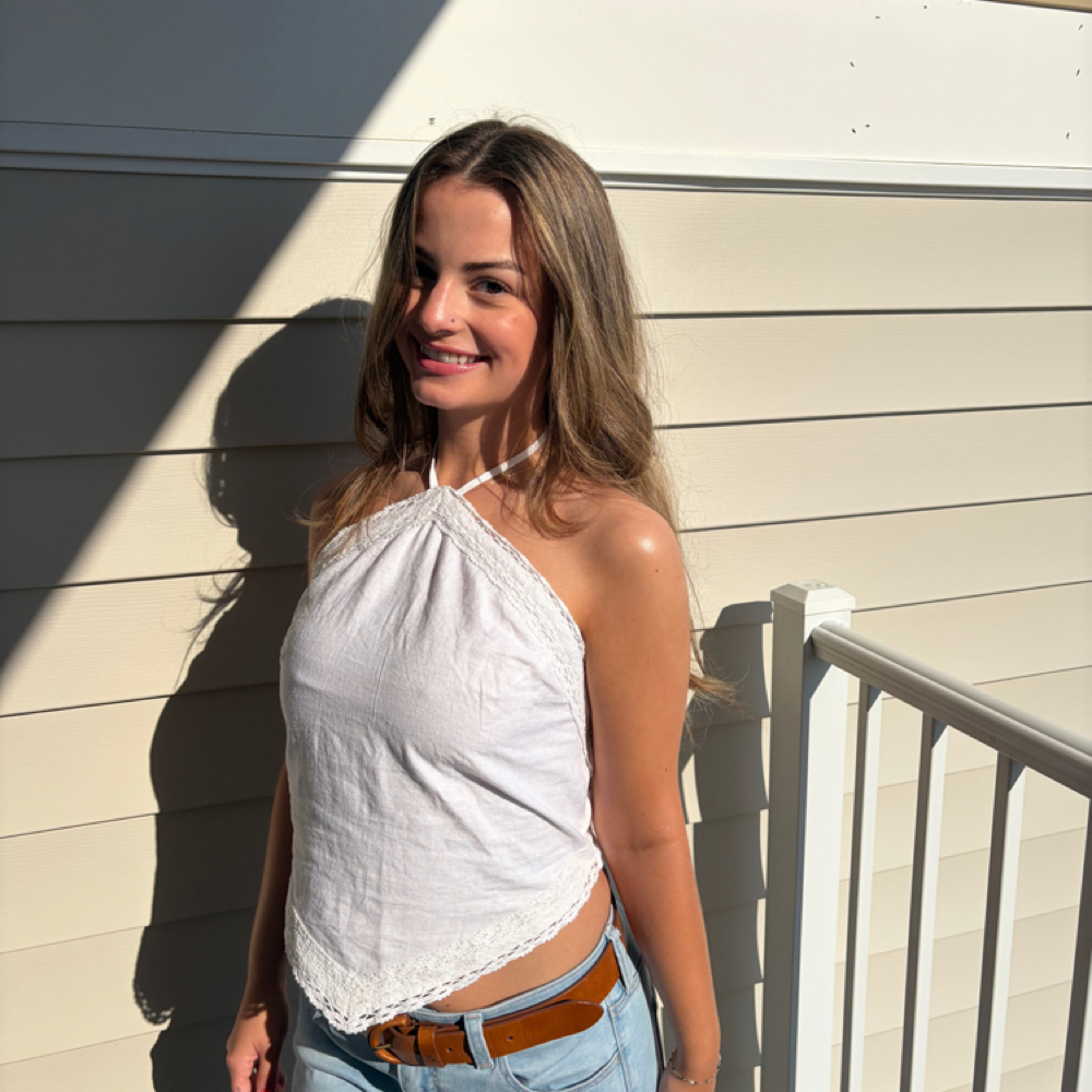 Adrianna Lippmann at Sunshine Lash Salon & Spa in Pasadena, MD