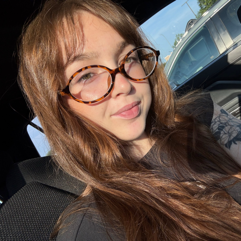 Emily Nicole at Hustle & Groom in Springtown, TX
