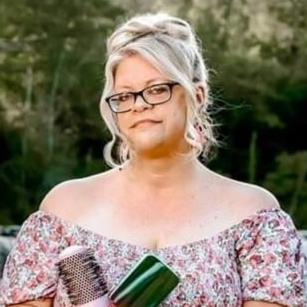 Kara Lindsley at Beauty And The Beard Salon in Mcminnville, TN