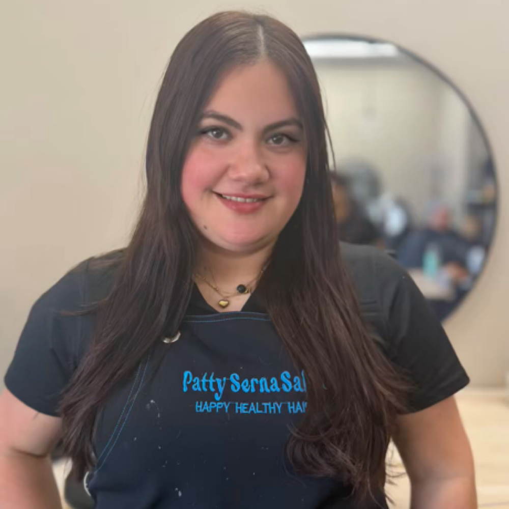 dayanis Priedes at Patty Serna Salon in Altamonte Springs, FL