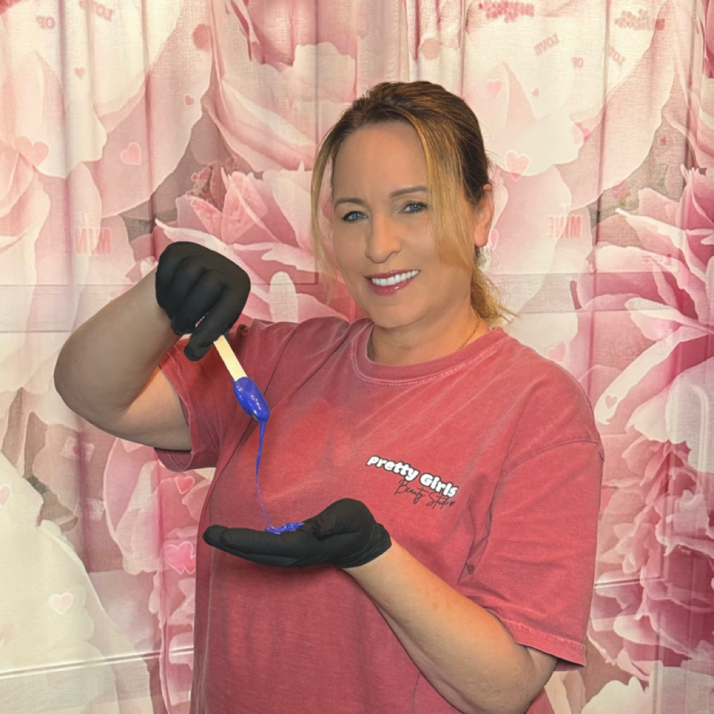 Sande H at Pretty Girls Beauty Studio in Plantation, FL