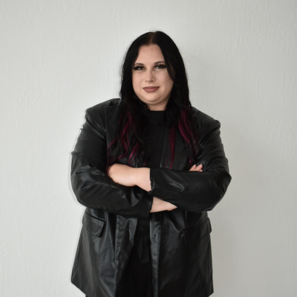 Anna Guidry at S.H.E.O Salon in Pleasanton, CA