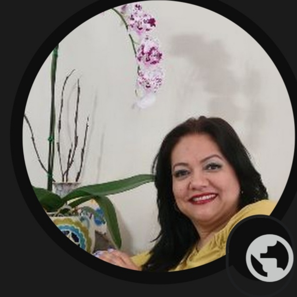 Juany Garcia at Busy Bee Nails & Spa in Port St. Lucie, FL