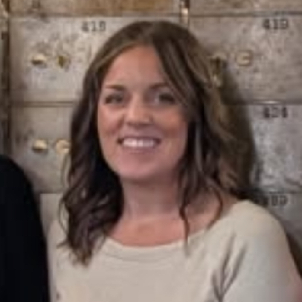 Ginny Cox at Hello Gorgeous Salon in Hillsboro, OR