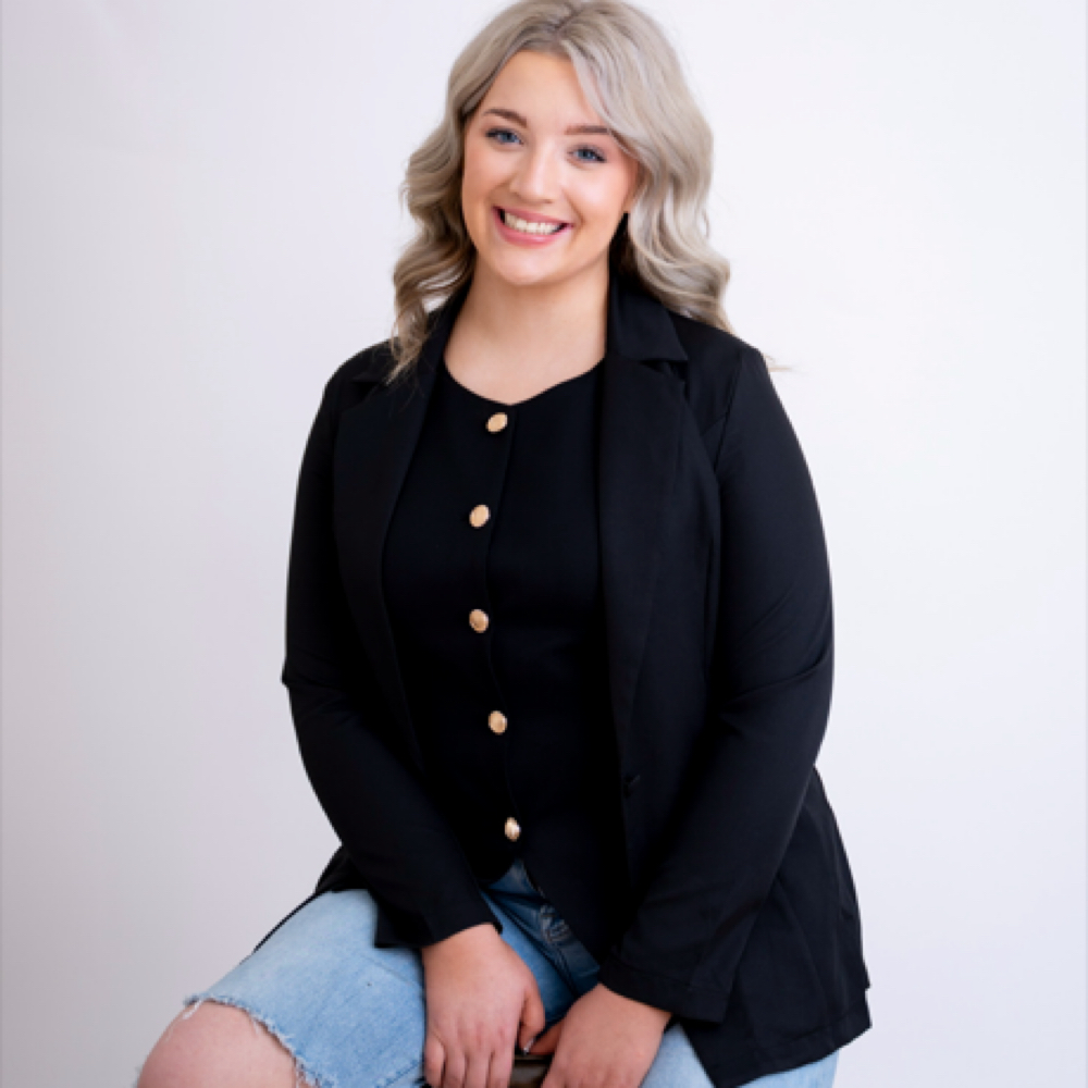 Graci Ogle at Premier Lash Spa & Academy in Effingham, IL