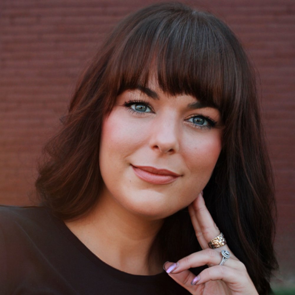 Sharlee Hesson at Honey Bee Salon & Spa in Portland, TN