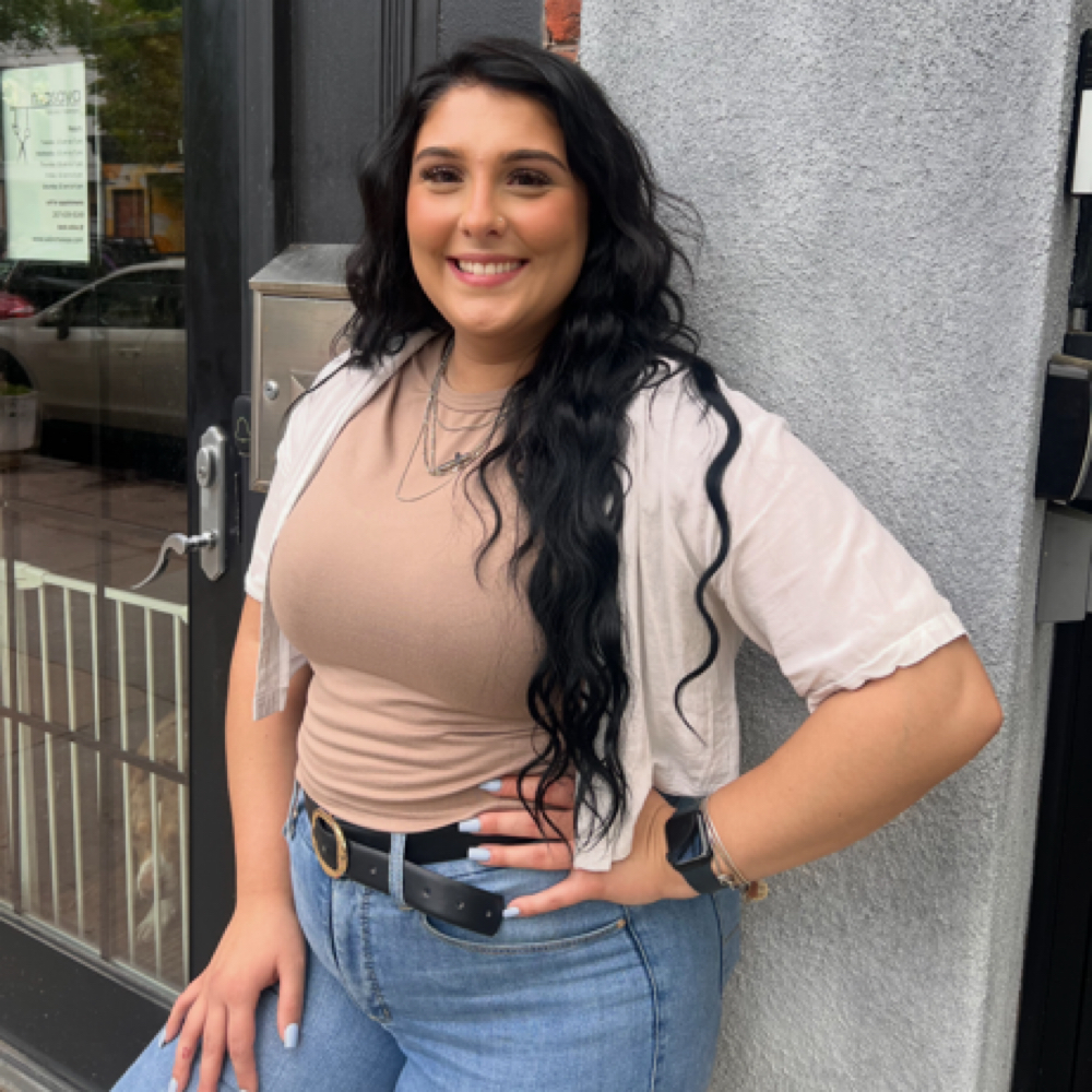 Rylee Kanagie at Salon Masaya in Philadelphia, PA
