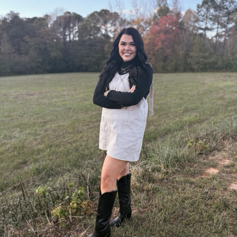 Emma Golden at Roots & Mane Hair Studio in Euharlee, GA