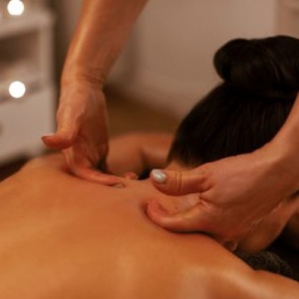 Female therapy Cc at Lux Beauty Spa in Los Angeles, CA