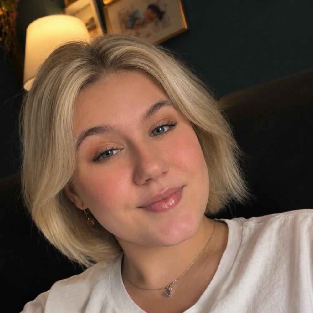 Emma Reed at The Hair BnB LLC in Ottawa, IL