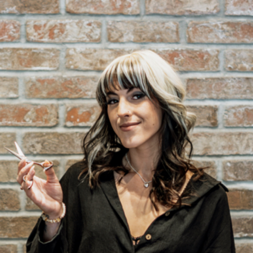 Tara Blackwell at Salon @ Eleven 50 in Redding, CA