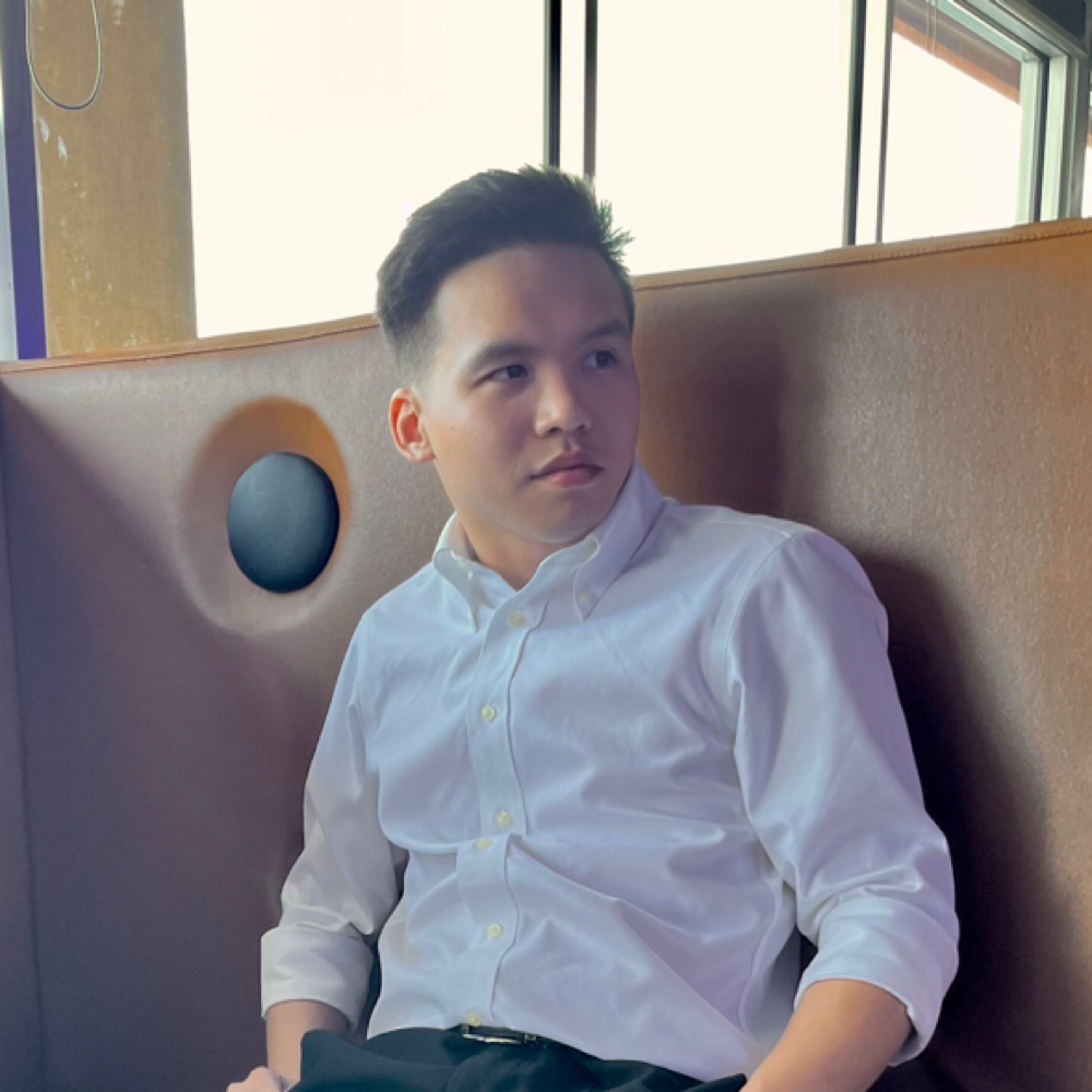 Raymond Tran at Le Lani Nail Spa in Los Angeles, CA