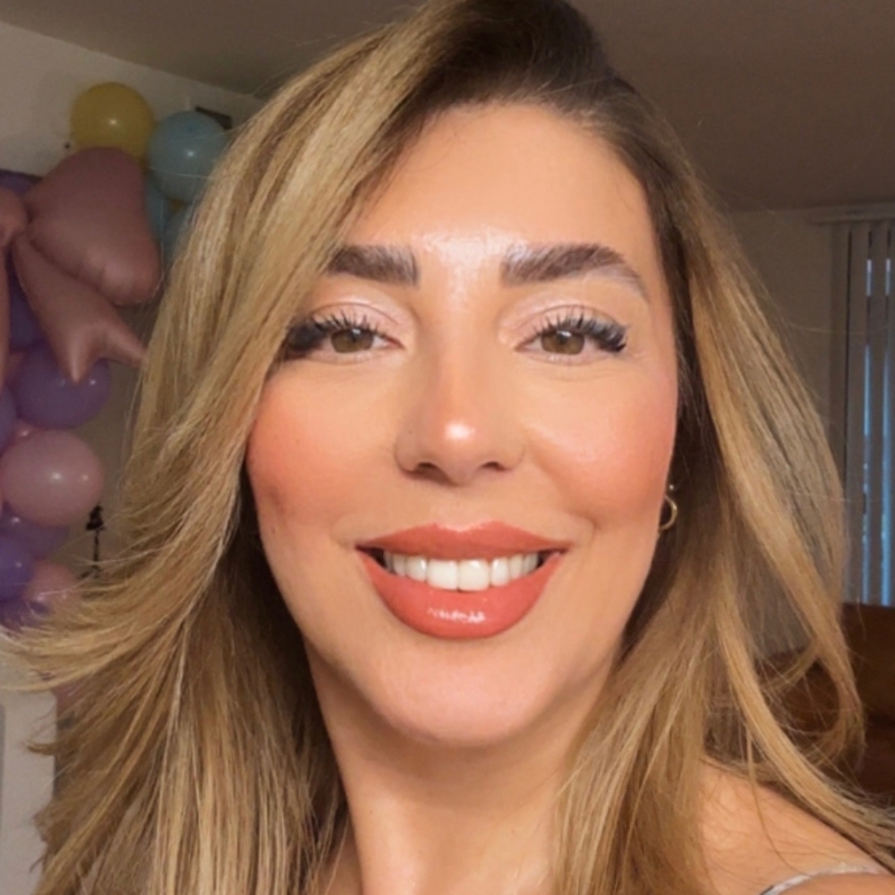Sani Esi at A & S Beauty Bar in Woodland Hills, CA