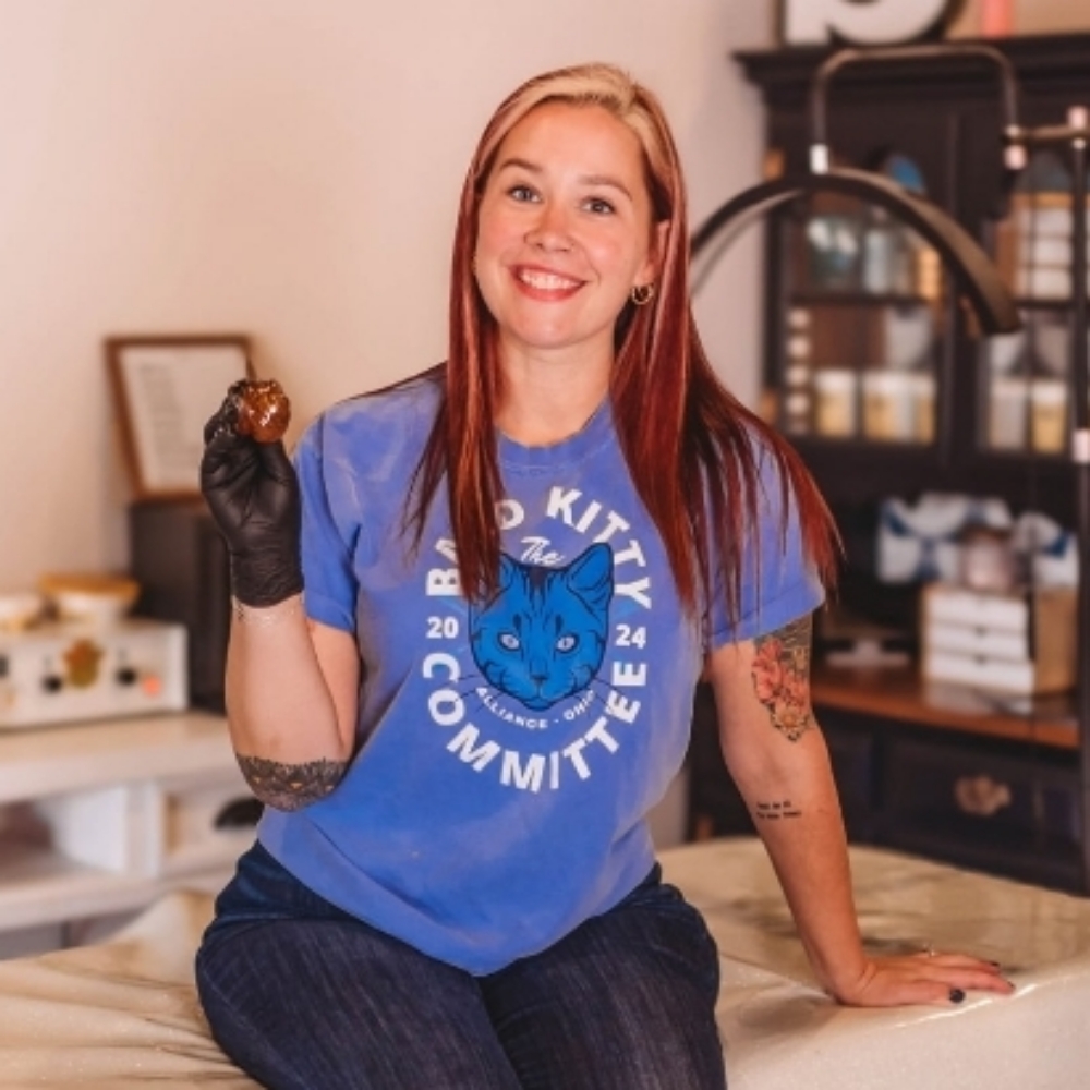 Alyssa Hudachek at Little Things Sugar Studio in Alliance, OH