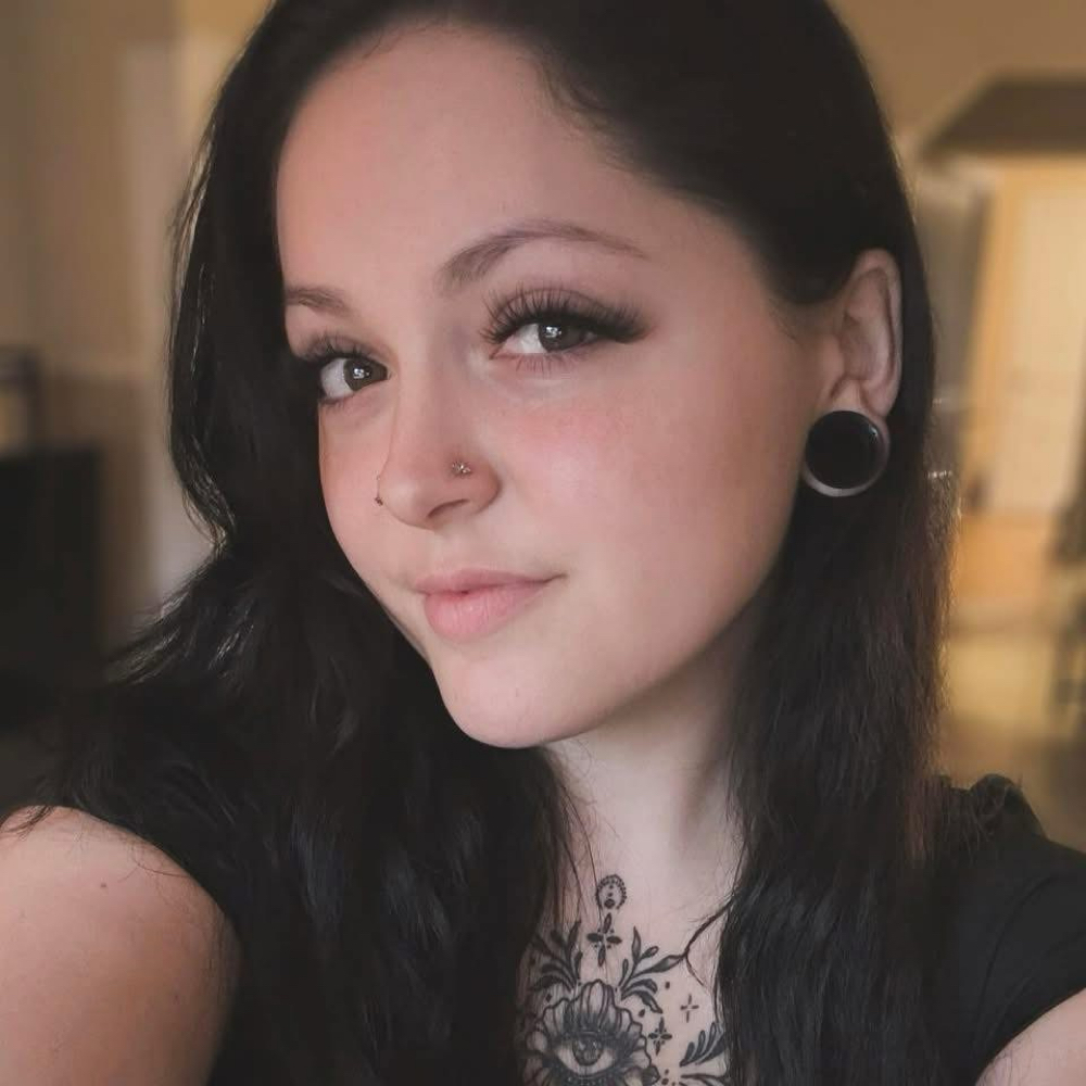 Lexy Piccioni at Pretty Parlor Salon in Elizabethtown, PA