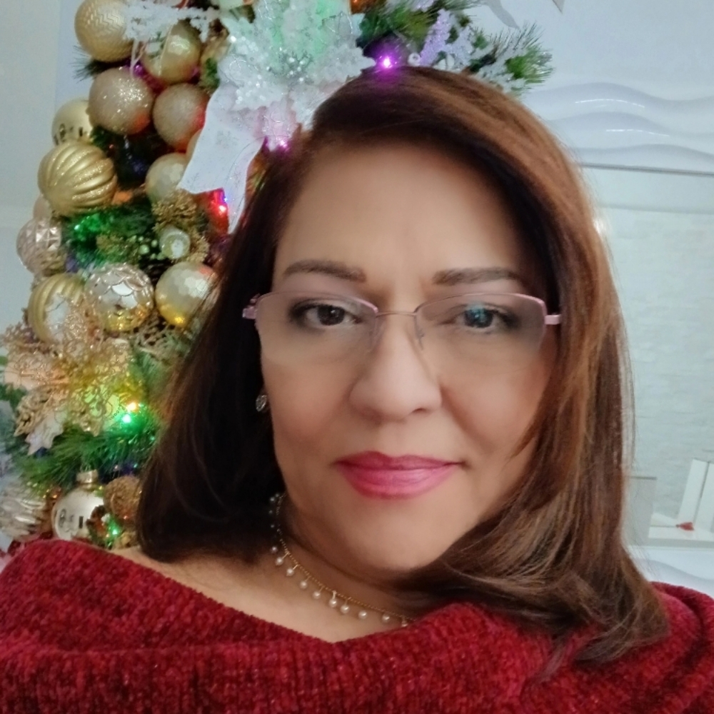 Elizabeth Diez at Frenzy Salon in Pembroke Pines, FL