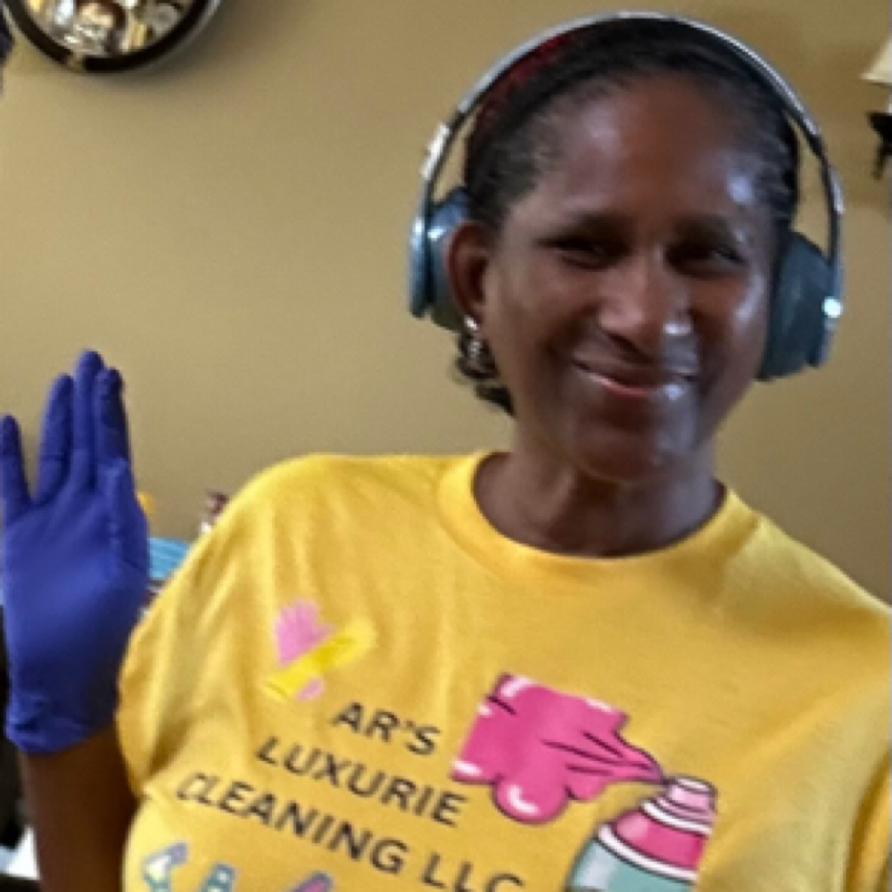 Makeba Hamilton at AR’S Luxurie Cleaning LLC