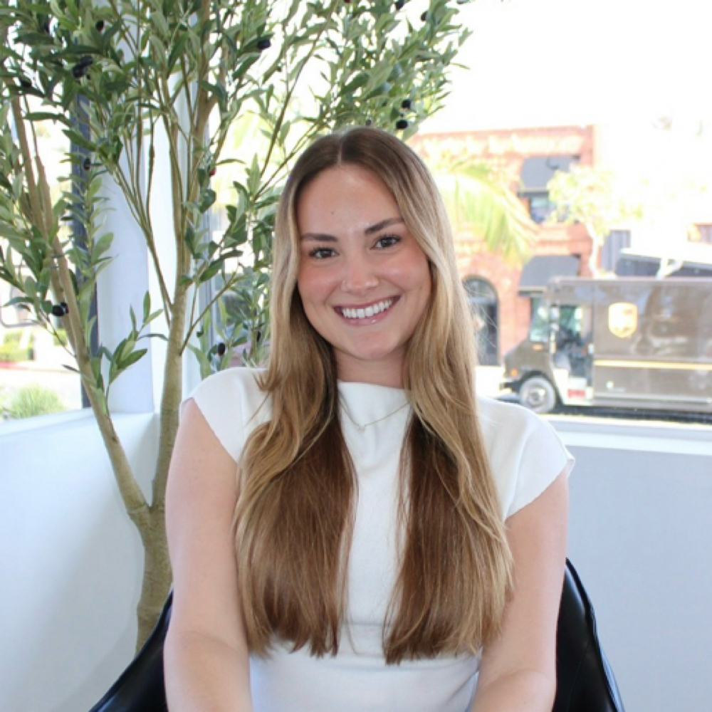 Brie Reed at Newport Beach Salon & Suites in Corona Del Mar, CA