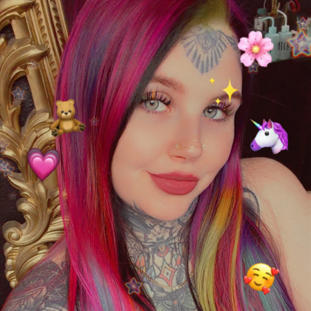 Gypsy Boss at Emerald Ink + Esthetics Co. 💚🦇 in Brooksville, FL