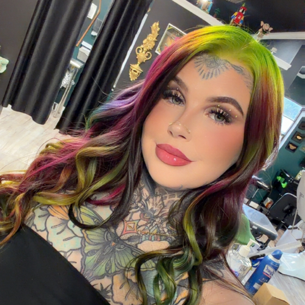 Gypsy Boss at Emerald Ink + Esthetics Co. 💚🦇 in Brooksville, FL