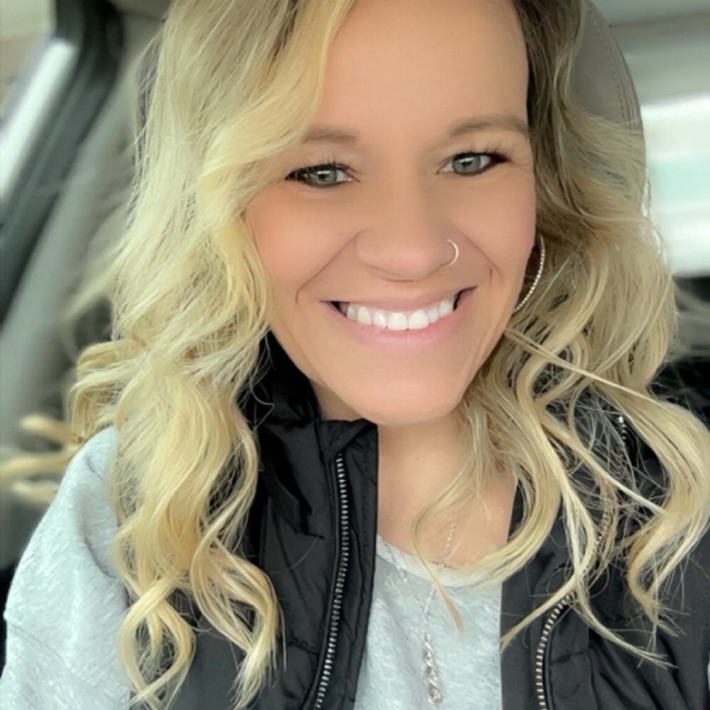 Angela Wilborn at Elevated Beauty Lounge LLC in Waukesha, WI