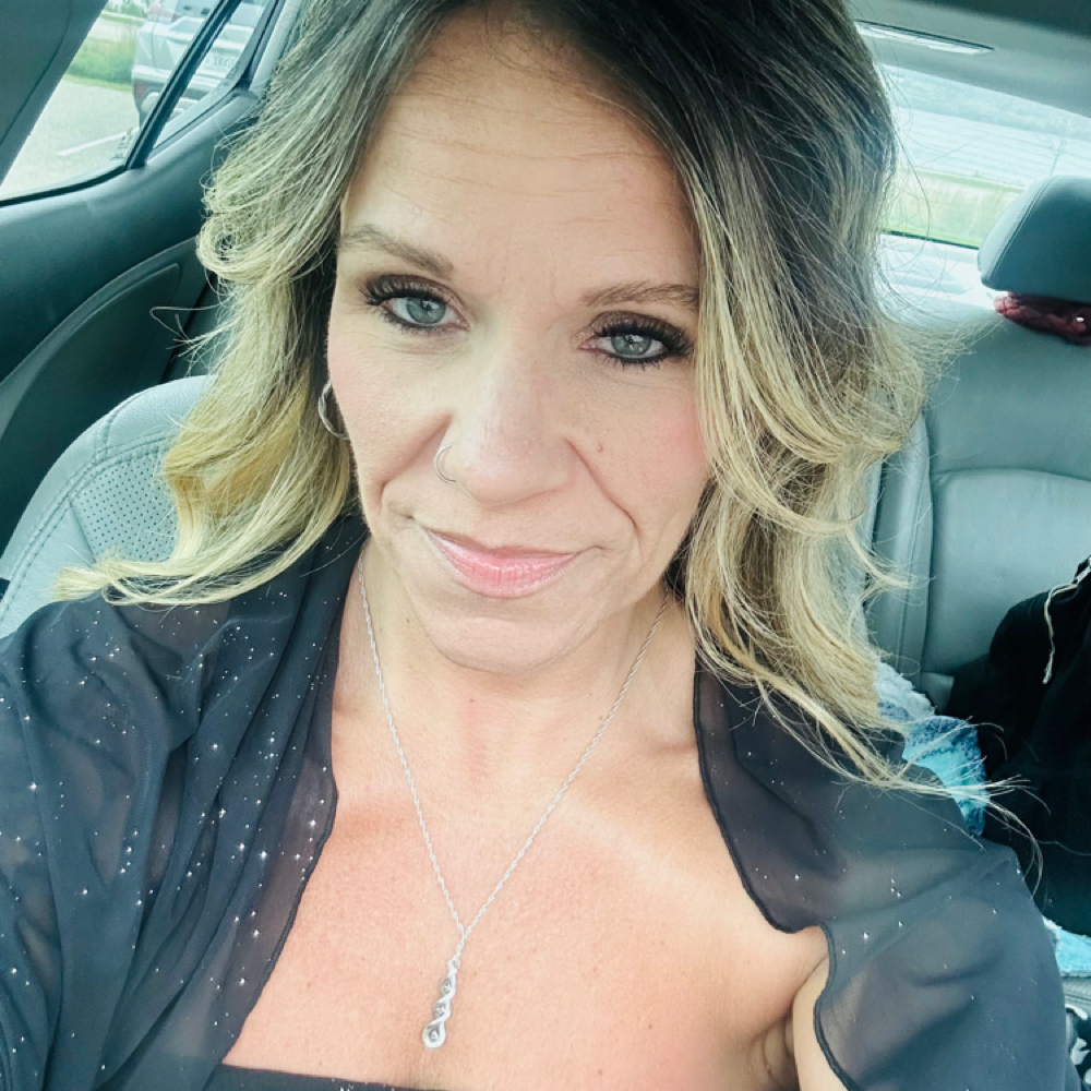 Angela Wilborn at Elevated Beauty Lounge LLC in Waukesha, WI