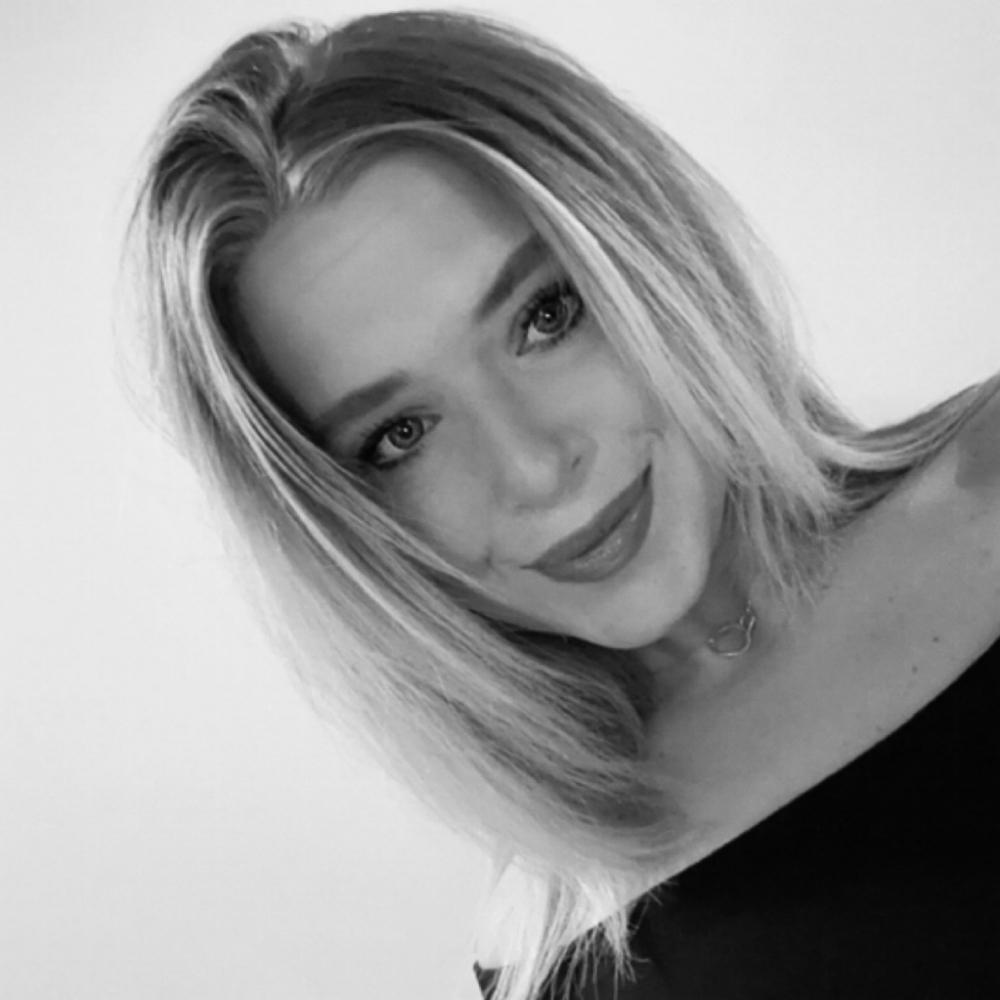 Grace Dudley at Sunshine McKay Hair Co in Jeffersonville, IN