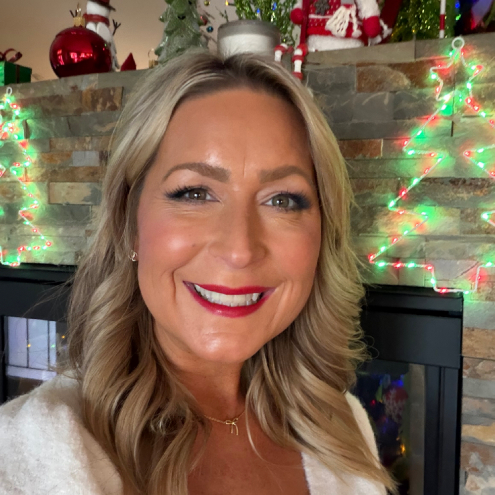 Janelle Urban at Salon Gloss in Racine, WI