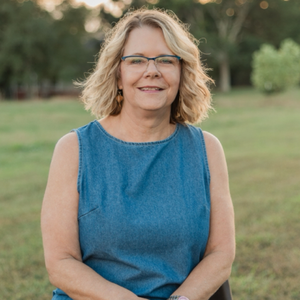 Karen Ivester at Ritzy Rose Hair & Co in McDonough, GA