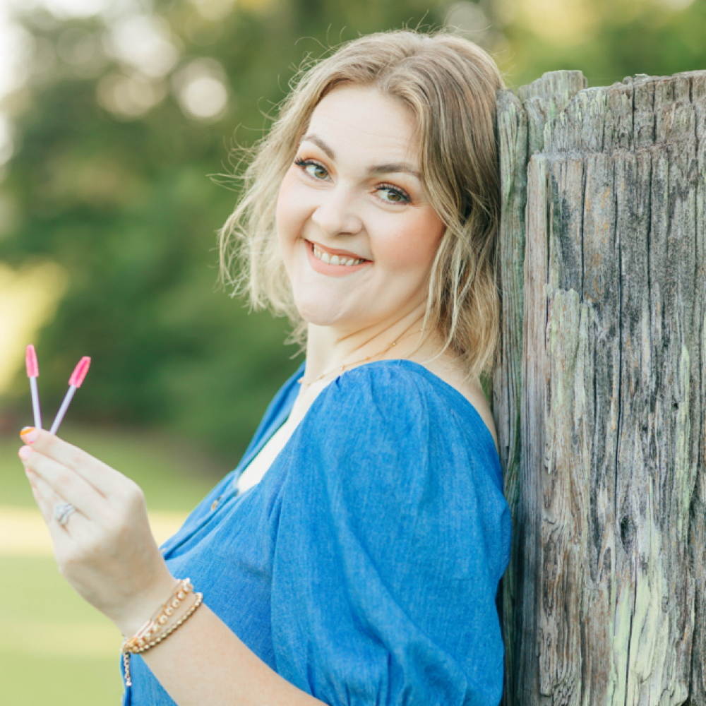 Allyson Coon at beauty bar 51 in McComb, MS