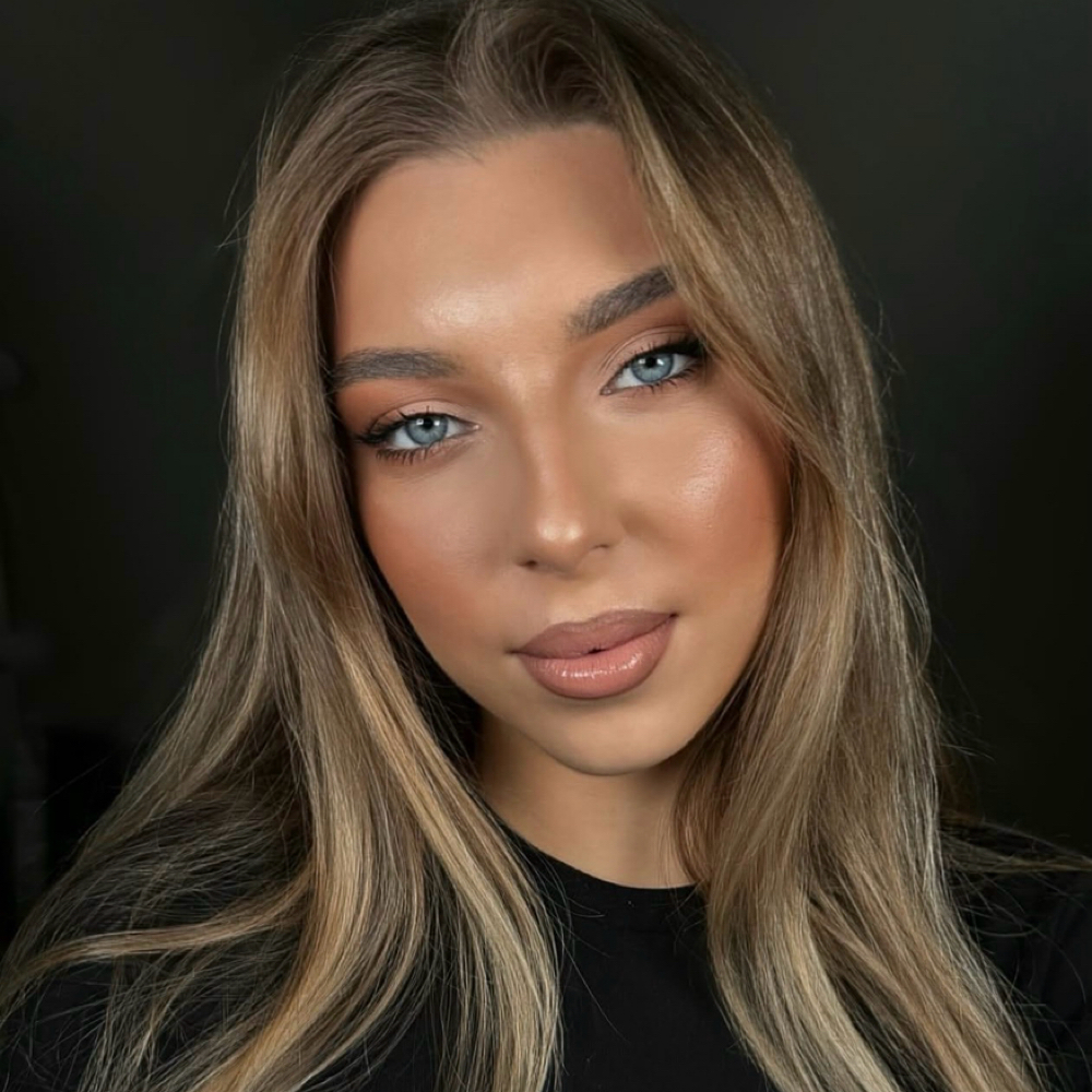 Yuliia Chaikovska at Sky Lounge beauty salon  nails •pedicure • Brows • Lash services in Arlington Heights, IL